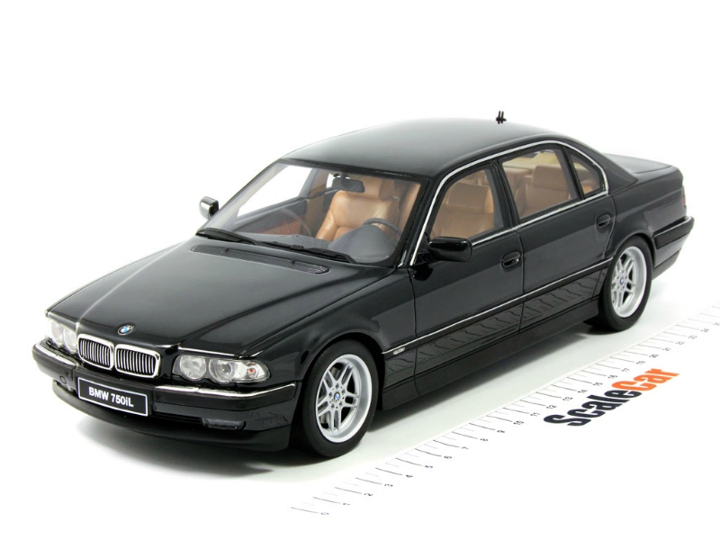 Мод bmw e38. BMW e38 модель. Масштабная модель BMW e38. BMW e38 коллекционная модель. BMW e38 1:18.