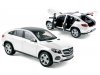 Масштабная модель Mercedes-Benz GLE Coupé (C292) 2015 White Metallic белый мет 1:18 Norev 183460 ракурс 2