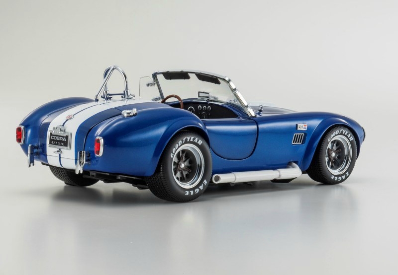 Shelby Cobra 427 AC машинка