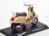 Масштабная модель Vespa GTS 300 2017 золотистый ракурс 2