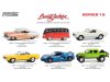 Масштабная модель Volkswagen 23-Window Microbus (Lot #1438.1) 1956 красный с черным 1:64 GreenLight 37290B ракурс 2