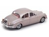 Масштабная модель Jaguar MK II 3.8 1959 (праворульный) серый 1:18 KK Scale KKDC181012 ракурс 2