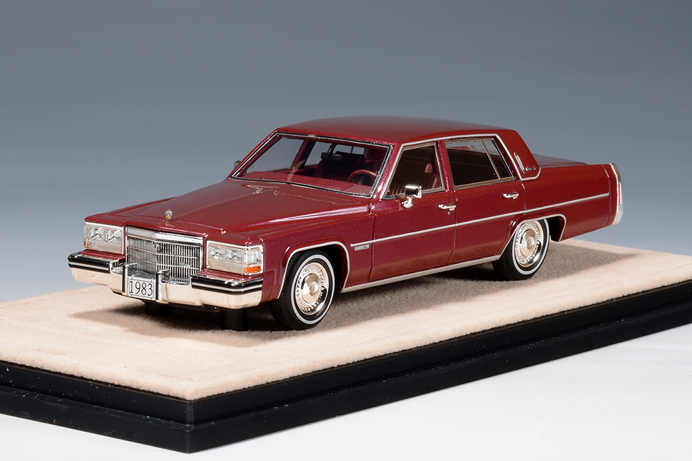 Масштабная модель Cadillac Sedan Deville 1983 Carmine Metallic