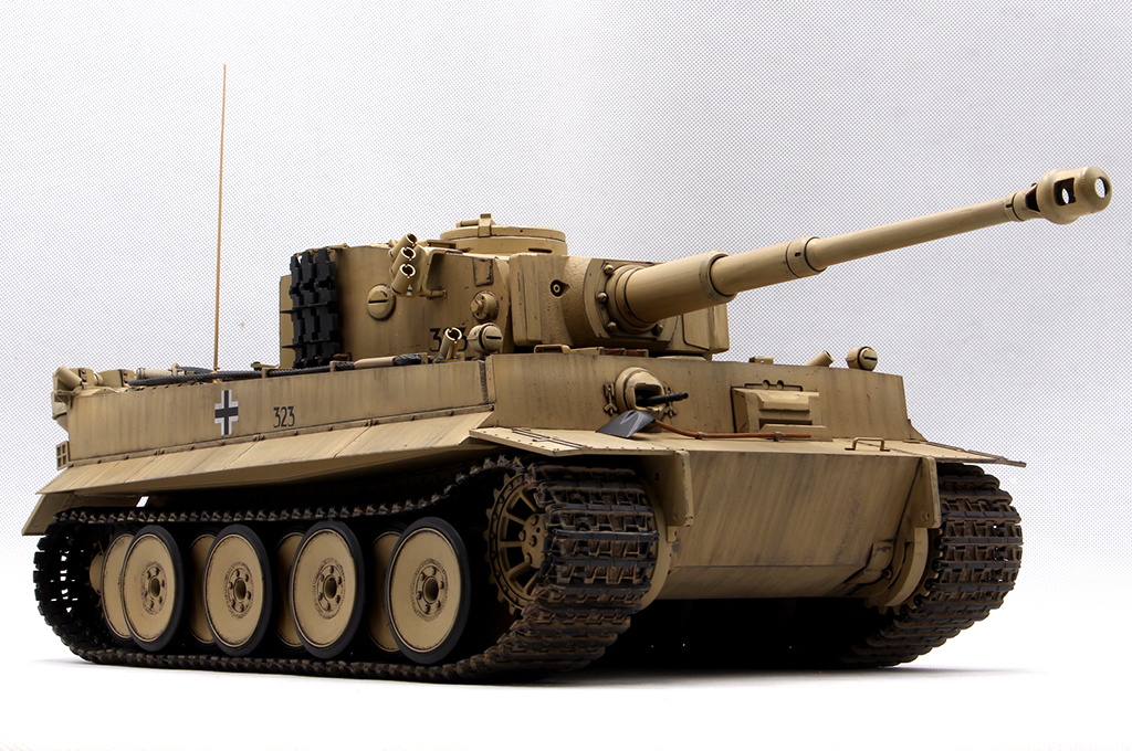 Сборная модель Pz.Kpfw. Vi Tiger 1- Early 1:16 Hobby Boss 82607