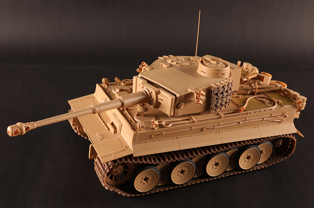 Сборная модель Pz.Kpfw. Vi Tiger 1- Early 1:16 Hobby Boss 82607