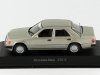 Масштабная модель Mercedes-Benz 320E W124 1992 rauchsilber met. 1:43 Minichamps B66005702 ракурс 2