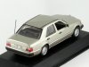 Масштабная модель Mercedes-Benz 320E W124 1992 rauchsilber met. 1:43 Minichamps B66005702 ракурс 4