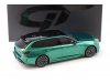 Масштабная модель BMW M5 Touring 2024 G99 зеленый металлик 1:18 GT Spirit GT509 ракурс 3