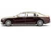 Масштабная модель Mercedes-Maybach S680 2024 W223 золотистый с бордовым ракурс 3