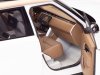 Масштабная модель Range Rover 2022 белый с бронзовым 1:18 LCD Models LCD18017-WH ракурс 13