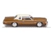 Масштабная модель Dodge Royal Monaco Coupe 1977 коричневый с бежевым 1:24 WhiteBox WB124261 ракурс 3