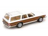 Масштабная модель Chevrolet Caprice Estate Wagon 1985 белый с коричневым 1:18 MCG MCG18475 ракурс 2