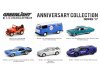 Масштабная модель Volkswagen T2 Panel Van Chevron 145-я годовщина 1968 синий с белым 1:64 GreenLight 28160B ракурс 2