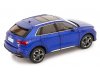 Масштабная модель Audi Q3 2019 синий металлик 1:18 Paudi Models 106034 ракурс 2
