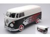 Масштабная модель Volkswagen T1 Type 2 фургон Custom Garage 1962 матовый черный с белым 1:24 Motor Max 79566 ракурс 2