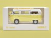 Масштабная модель Volkswagen T2 Combi Camper Van с досками для серфинга 1973 кемпер желтый 1:43 Norev 841109 ракурс 2