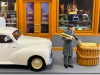 Масштабная модель Peugeot 203 Boulangerie бежевый, диорама 1:43 Altaya SCNA0510 ракурс 2