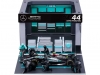 Масштабная модель Диорама пит-стоп Mercedes-Benz AMG W15 2024 #44 Льюис Хэмилтон 1:43 BBurago 18-38452H