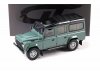 Масштабная модель Land Rover Defender 3 Station Wagon 2016 зеленый 1:18 GT Spirit GT527 ракурс 2