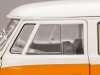 Масштабная модель Volkswagen T1 кемпер 1959 оранжевый с белым 1:18 Schuco 450060600 ракурс 11