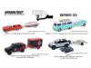 Масштабная модель Volkswagen T2 с досками для серфинга и с прицепом-кемпером капля 1971 голубой с белым 1:64 GreenLight 32330B ракурс 2