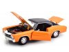 Масштабная модель Chevrolet Chevelle SS454 1971 оранжевый с черным ракурс 2