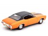 Масштабная модель Chevrolet Chevelle SS454 1971 оранжевый с черным ракурс 3