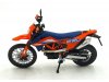 Масштабная модель KTM 690 SMC R 2023 оранжевый с черным ракурс 2