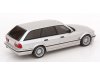 Масштабная модель BMW Alpina B10 (E34) 4.6 Touring 1991 серебристый ракурс 2