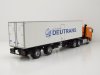 Масштабная модель Volvo F12 c полуприцепом-рефрижератором Deutrans 1980 оранжевый с белым ракурс 2