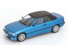 Масштабная модель BMW 325i Кабриолет со съемным мягким верхом (E36) 1996 синий 1:18 MCG MCG18319 ракурс 1
