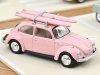 Масштабная модель Volkswagen Beetle Coccinelle 1973 с досками для серфинга розовый