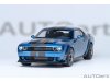 Масштабная модель Dodge Challenger SRT Super Stock 2023 (frostbite blue, carbon stripes) синий с карбоновыми полосками ракурс 19
