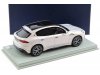 Масштабная модель Maserati Grecale Trofeo (light grey) серый ракурс 2