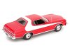 Масштабная модель Ford Gran Torino 1975 (как из телесериала Старски и Хатч) красный с белым 1:18 MCG MCG181005 ракурс 2