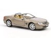 Масштабная модель Mercedes-Benz SL 500 (R230) 2003 бежевый 1:18 Norev 183843
