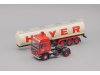 Масштабная модель Volvo F12 Citerne седельный тягач с полуприцепом цистерной Hoyer красный с бежевым 1:43 Altaya 717096 ракурс 3