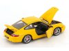 Масштабная модель Porsche 911 (996 II) Coupe, желтый 1:18 AUTOart 77852 ракурс 4