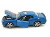 Масштабная модель Dodge Challenger SRT8 6.1 Hemi Coupe 2008 синий металлик 1:24 Maisto 31280B ракурс 2