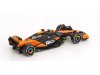 Масштабная модель McLaren F1 MCL38 #81 Команда Mclaren Гран-при Майами 2024 Oscar Piastri, оранжевый с черным 1:43 BBurago 38214P ракурс 2