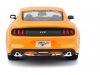 Масштабная модель Ford Mustang 5.0 GT Coupe 2015 оранжевый 1:24 Maisto 31508OG ракурс 3