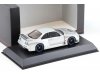 Масштабная модель Nissan Nismo GT-R LM (BCNR33) 1995 матовый серебристый 1:43 Kyosho KSR43113S ракурс 2