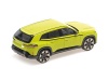 Масштабная модель BMW XM 2023 G09 желтый 1:43 Minichamps 410023302 ракурс 2