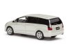 Масштабная модель Mitsubishi Grandis 2003 белый перламутр 1:43 First 43 Models F43-094 ракурс 2
