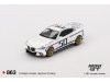 Масштабная модель BMW M4 3.0 CSL 2023 (G82) (леворульный) #50 белый с синим и красным 1:64 Mini GT MGT00863-L ракурс 4
