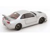 Масштабная модель Nissan Skyline R34 GT-R Z Tune 1999 серебристый с красным и черным 1:18 Solido S1804312 ракурс 2