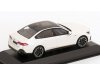 Масштабная модель BMW i5 G60 2023 белый металлик 1:43 Minichamps 410024102 ракурс 2