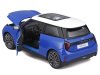 Масштабная модель Mini Cooper SE (J01) 2024 синий с белым ракурс 3