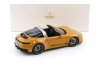 Масштабная модель Porsche 911 Targa 4 GTS (992.2) 2025 желтый 1:18 Norev 187190 ракурс 5