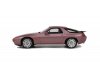 Масштабная модель Porsche 928 S (1980), розовый металлик 1:18 GT Spirit GT524 ракурс 11